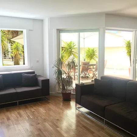 Luxe And Luxuries - Apartment
